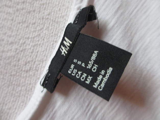 weißes T-Shirt mit Muster