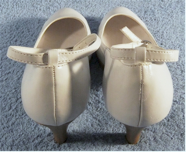 Schuhe Pumps von Jumelles - weiß - Größe 38 - leicht defekt 