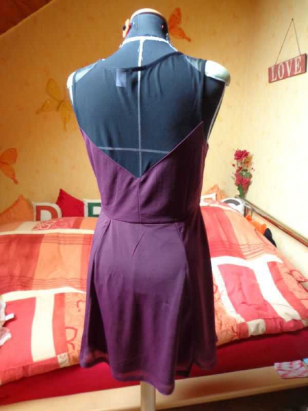 H&M Partykleid Netzeinsätze transparent aubergine