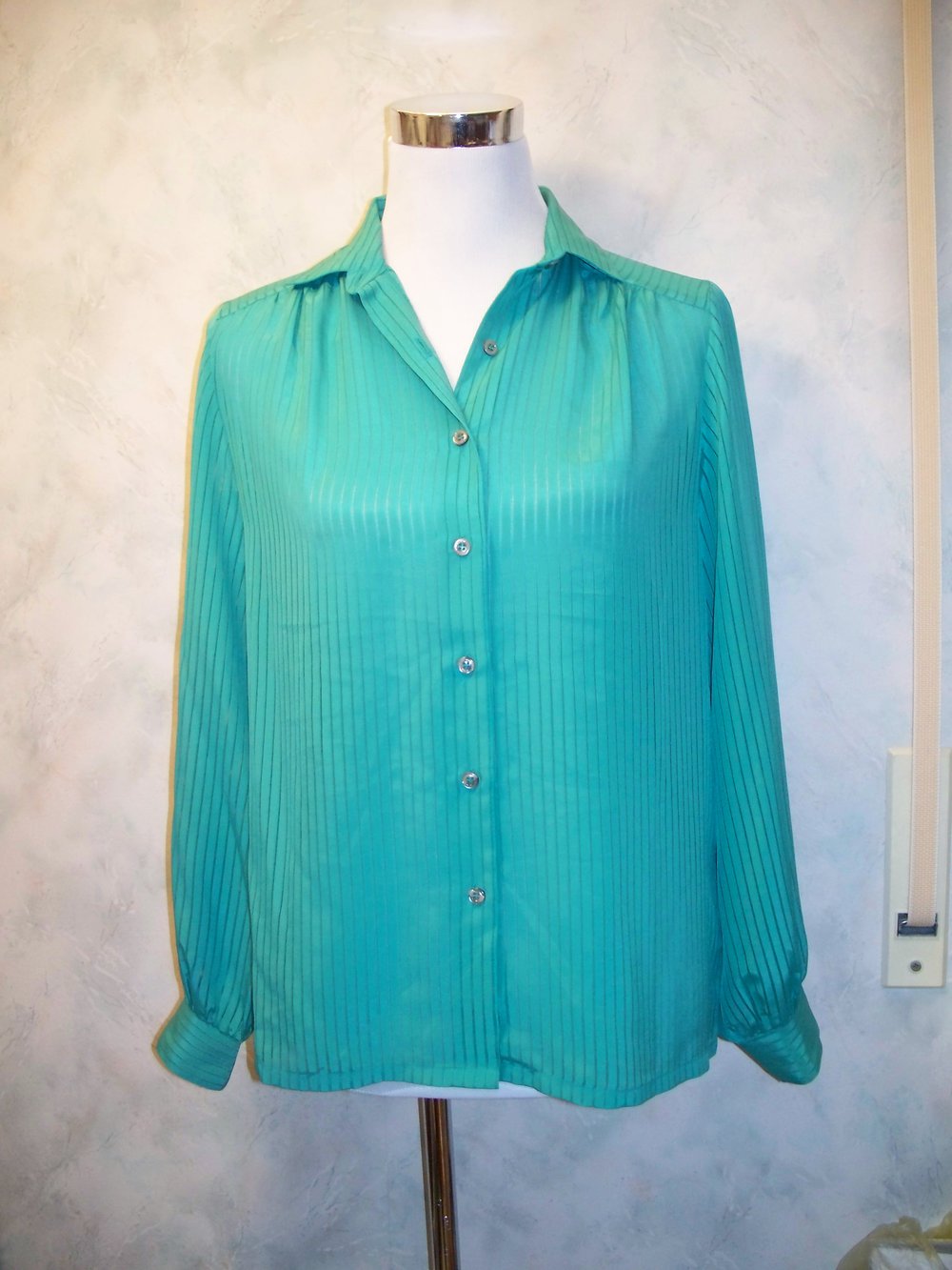 VINTAGE// Grüne langärmlige Bluse leicht transparent und gerade