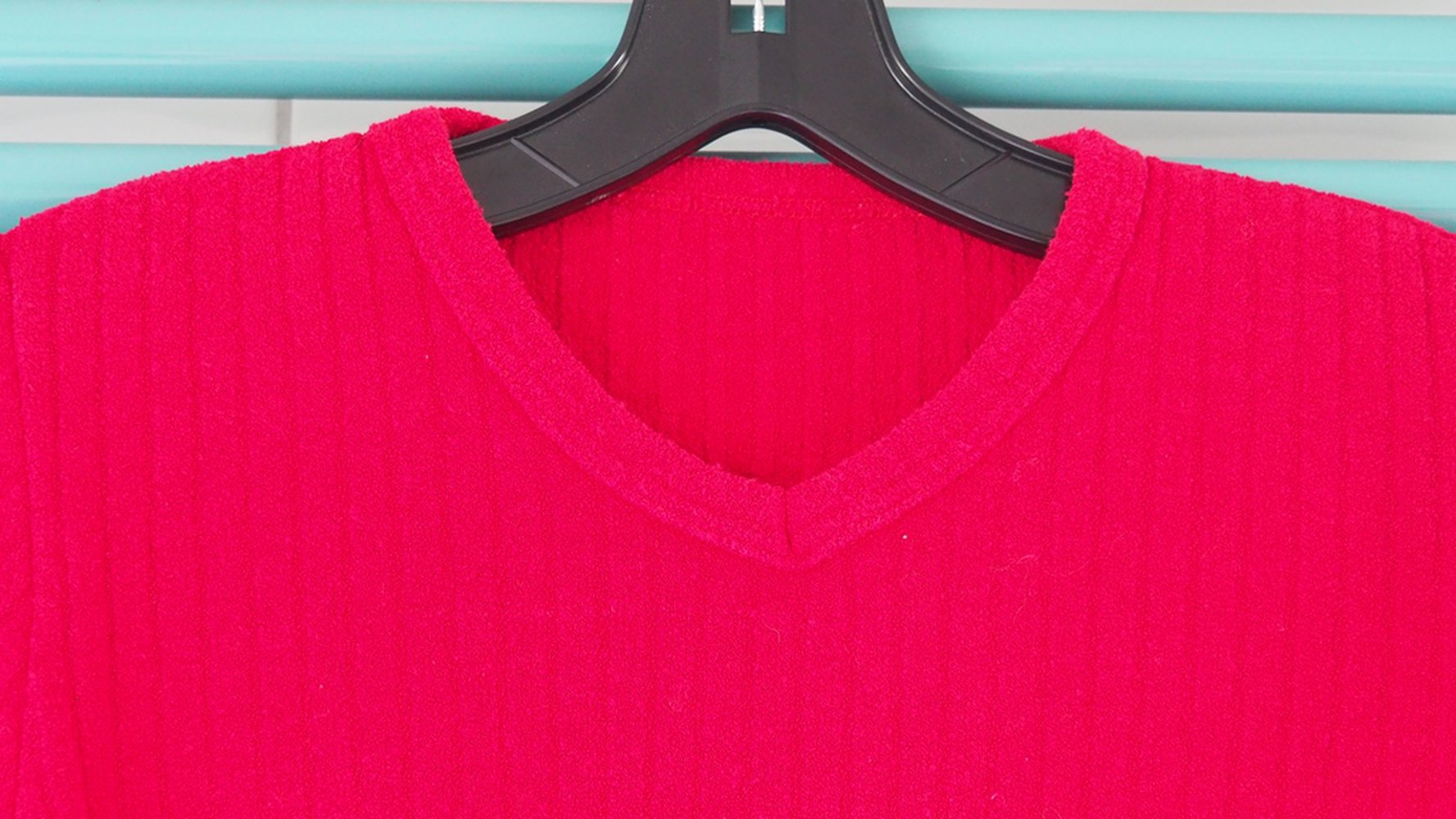Weinroter Pullover mit V-Ausschnitt Gr. 152