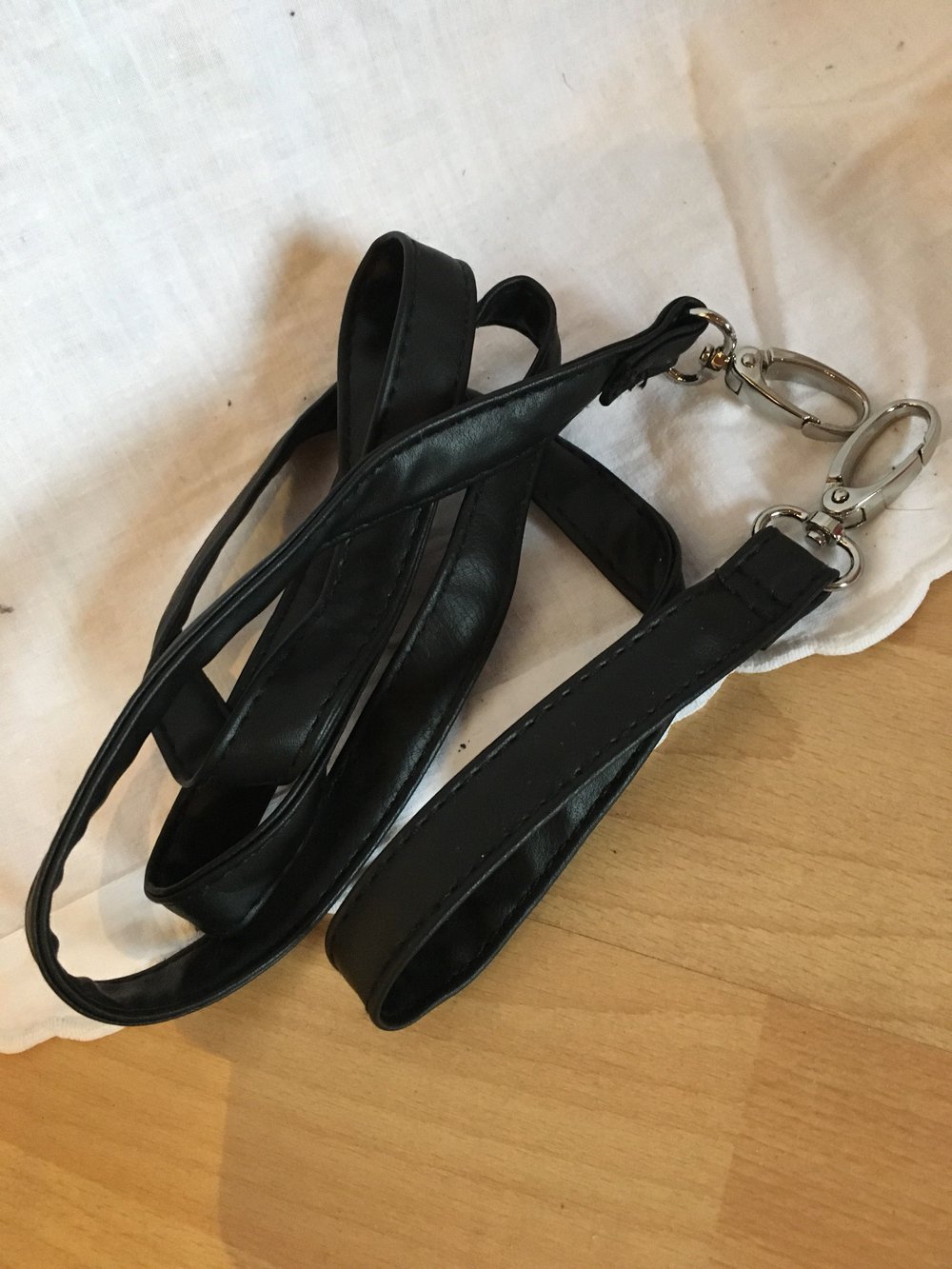 schwarze Handtasche