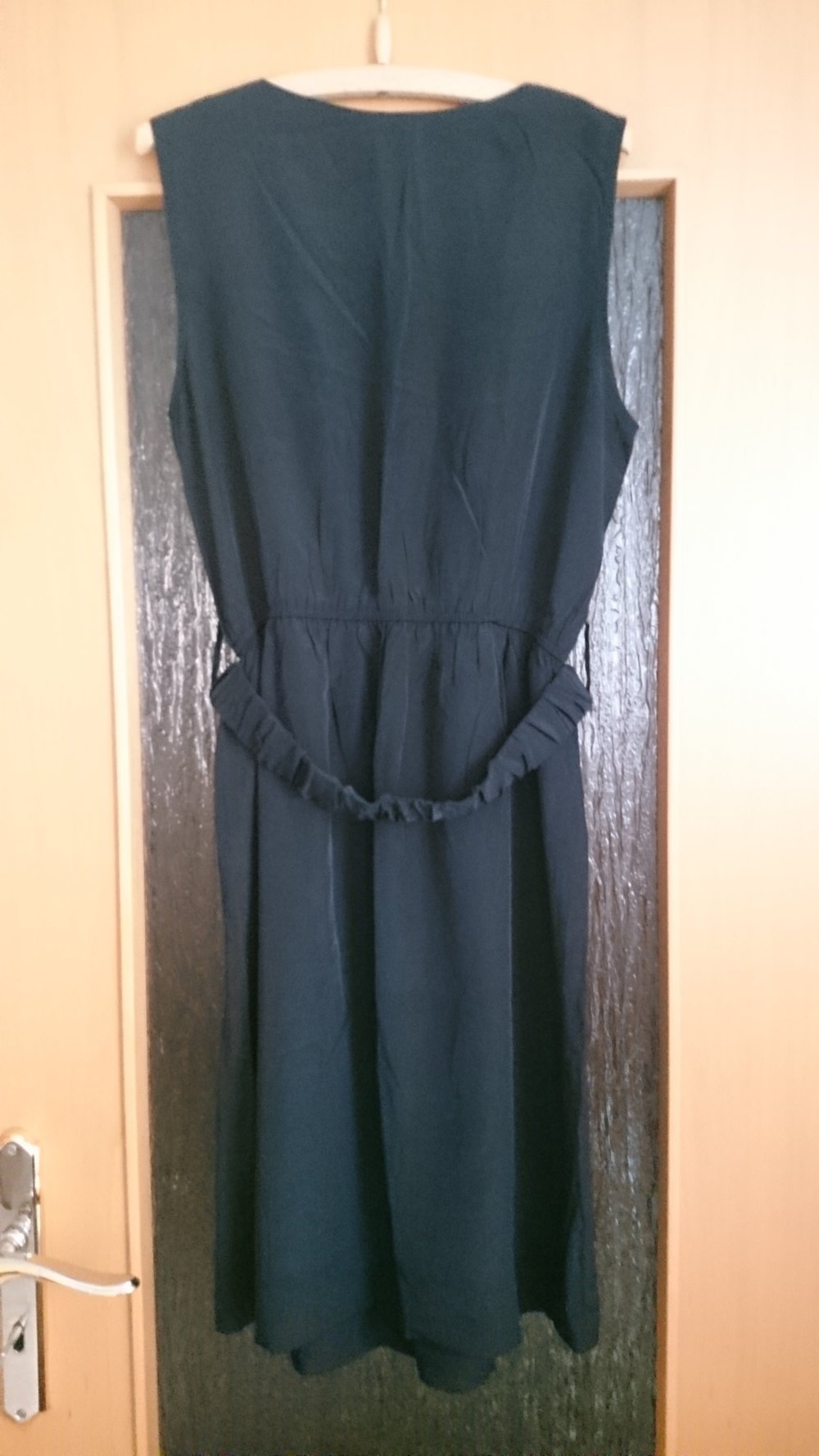 Trägerkleid mit Gürtel