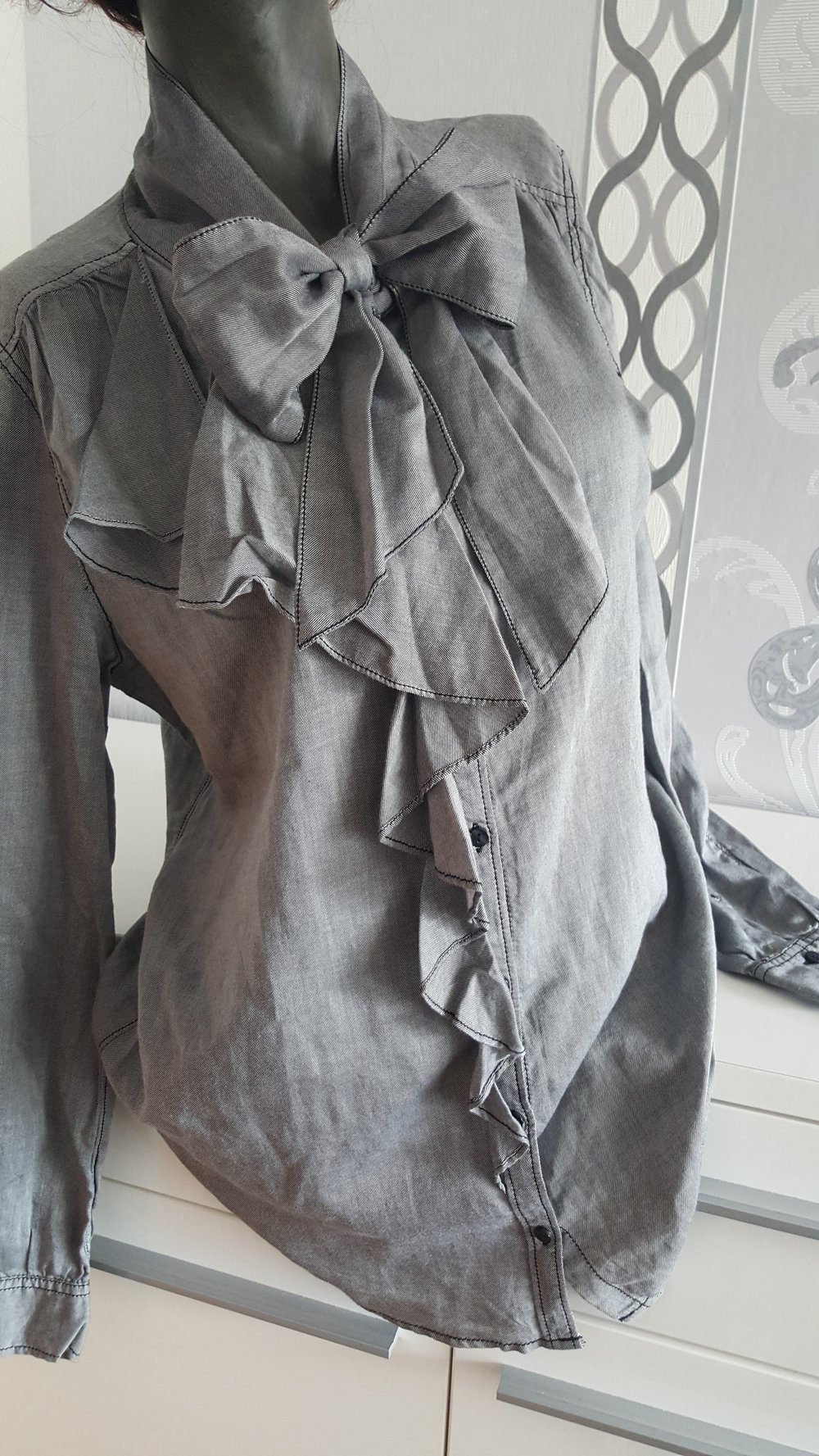 Viktorianische Bluse Grau mit Schleife und Rüschen 42 XL Neu