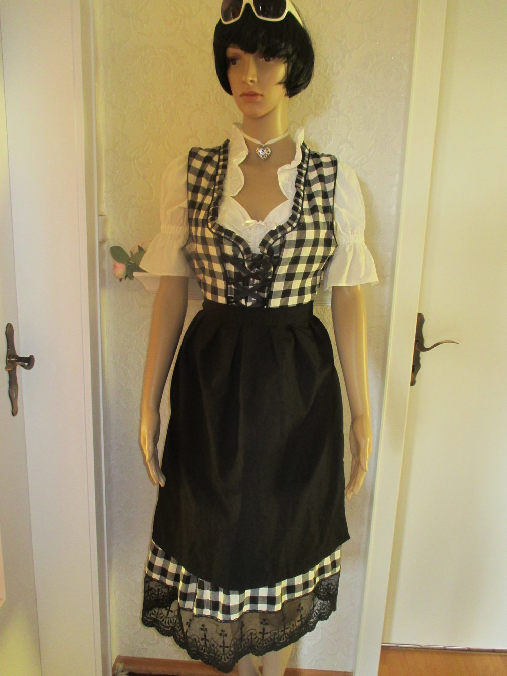 NEU * 3 -teiliges Lace-Spitzen Nostalgie Brauchtum Folklore Trachten Volks-Oktoberfest Karo Dirndl Kleid 
