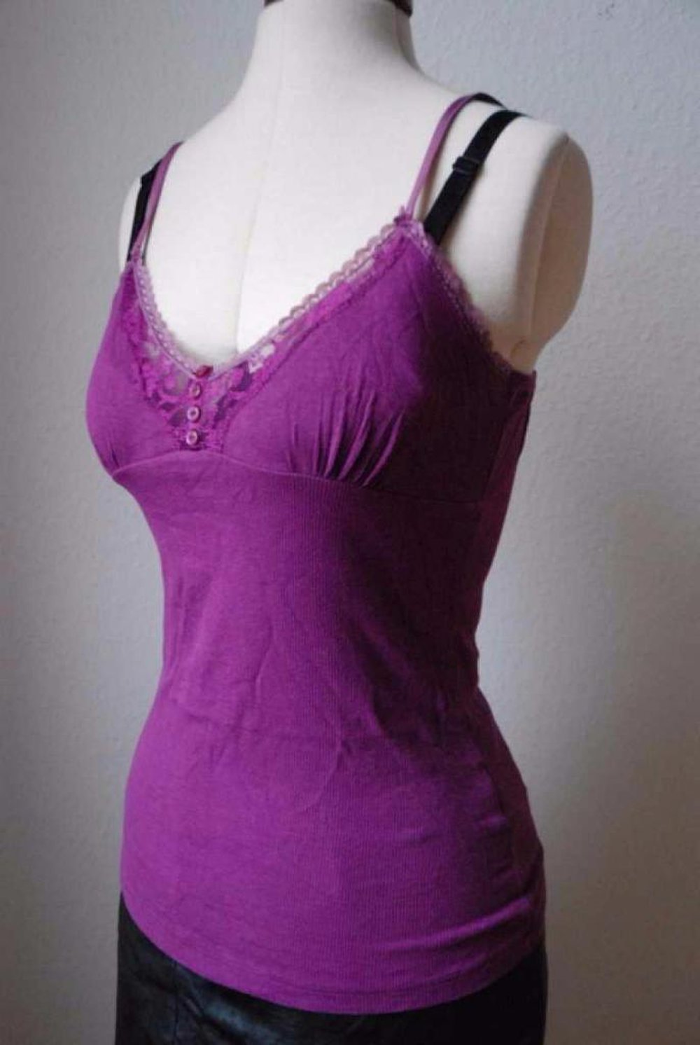 Süßes violettes Spaghettiträger Top
