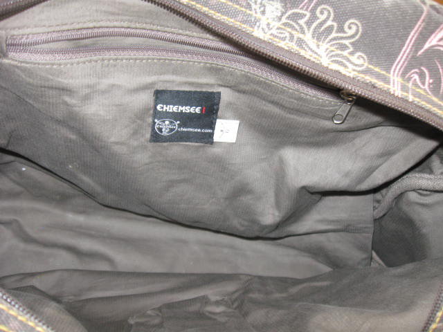 *** Geräumige Tasche ***