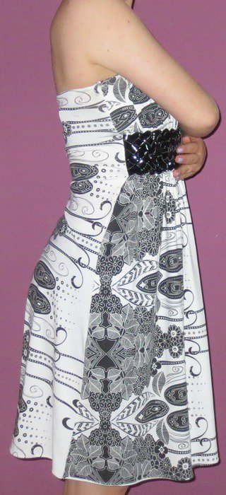 Schwarz-Weißes Kleid mit Gürtel