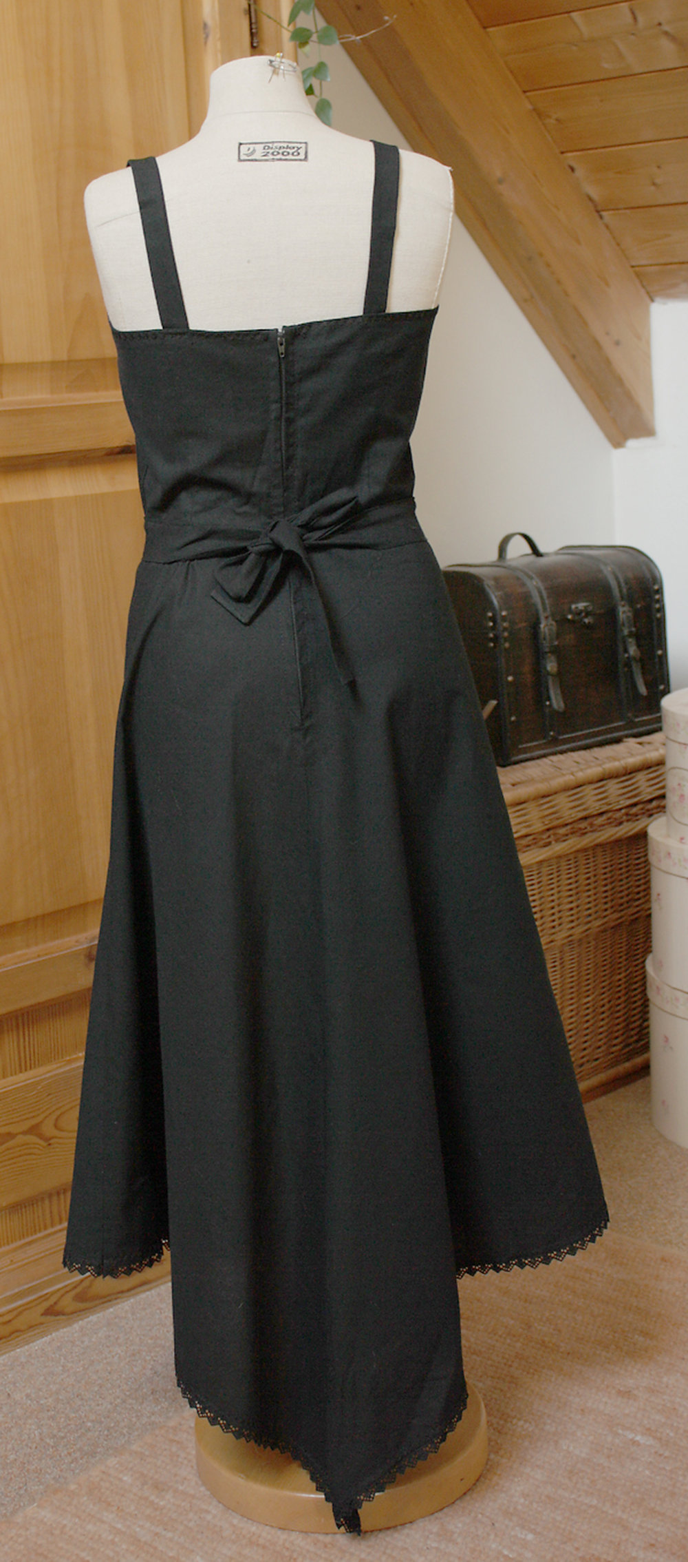 Sommerkleid mit Spitze - Unikat. Gothic