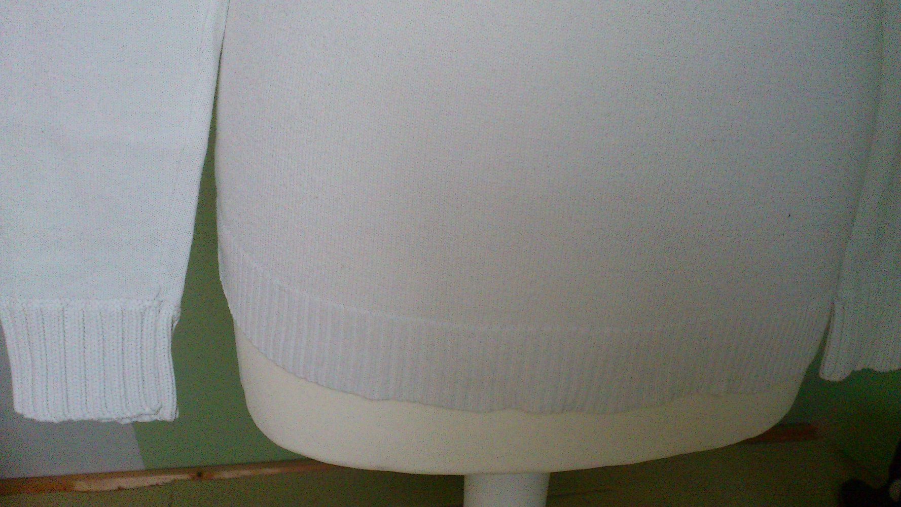 Weisser Pulli 36 S mit V-Ausschnitt Basic Winter Blind Date