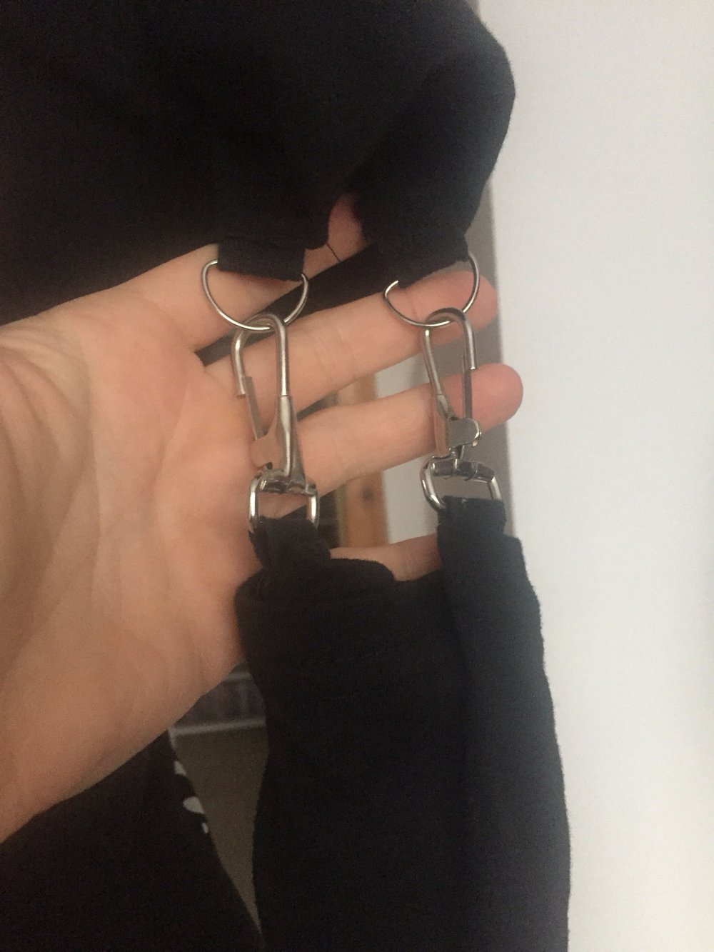 Gothic Shirt mit Karabiner Kette Nieten 