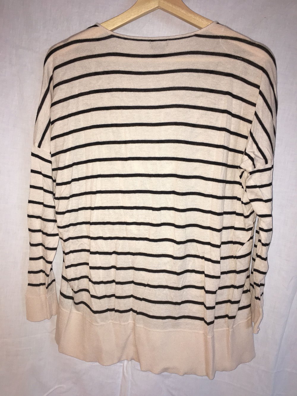 beige/schwarz gestreiftes Oberteil