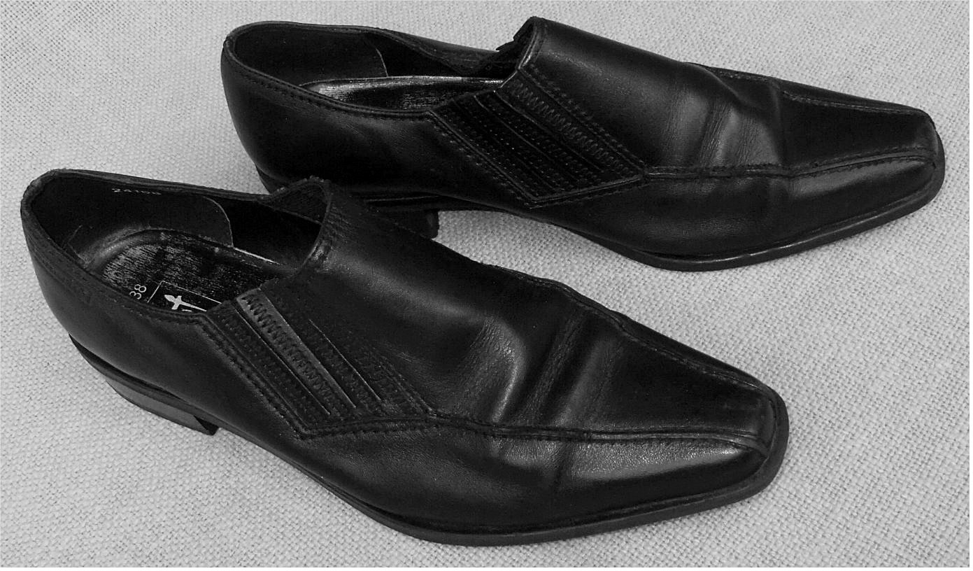 Damen-Schuhe von Tamaris - Obermaterial Leder - Größe 38 - schwarz