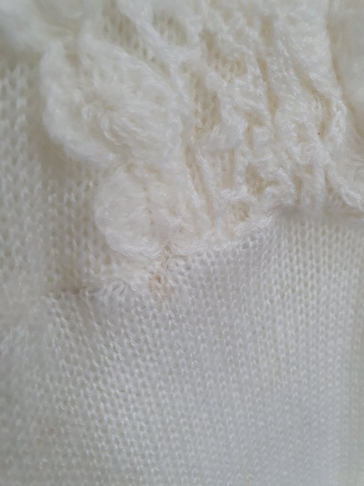 Weißes Kleid mit Spitze