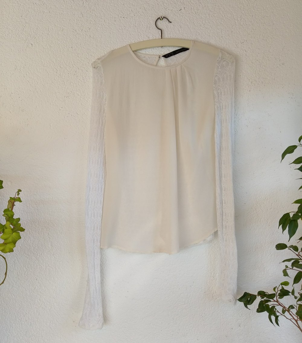 Zara Basic Bluse mit Spitzenärmeln Größe S