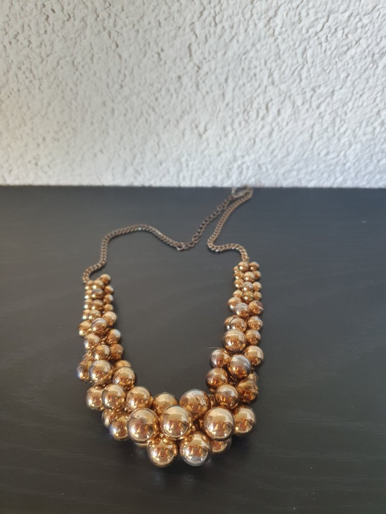 Goldfarbene Statementkette