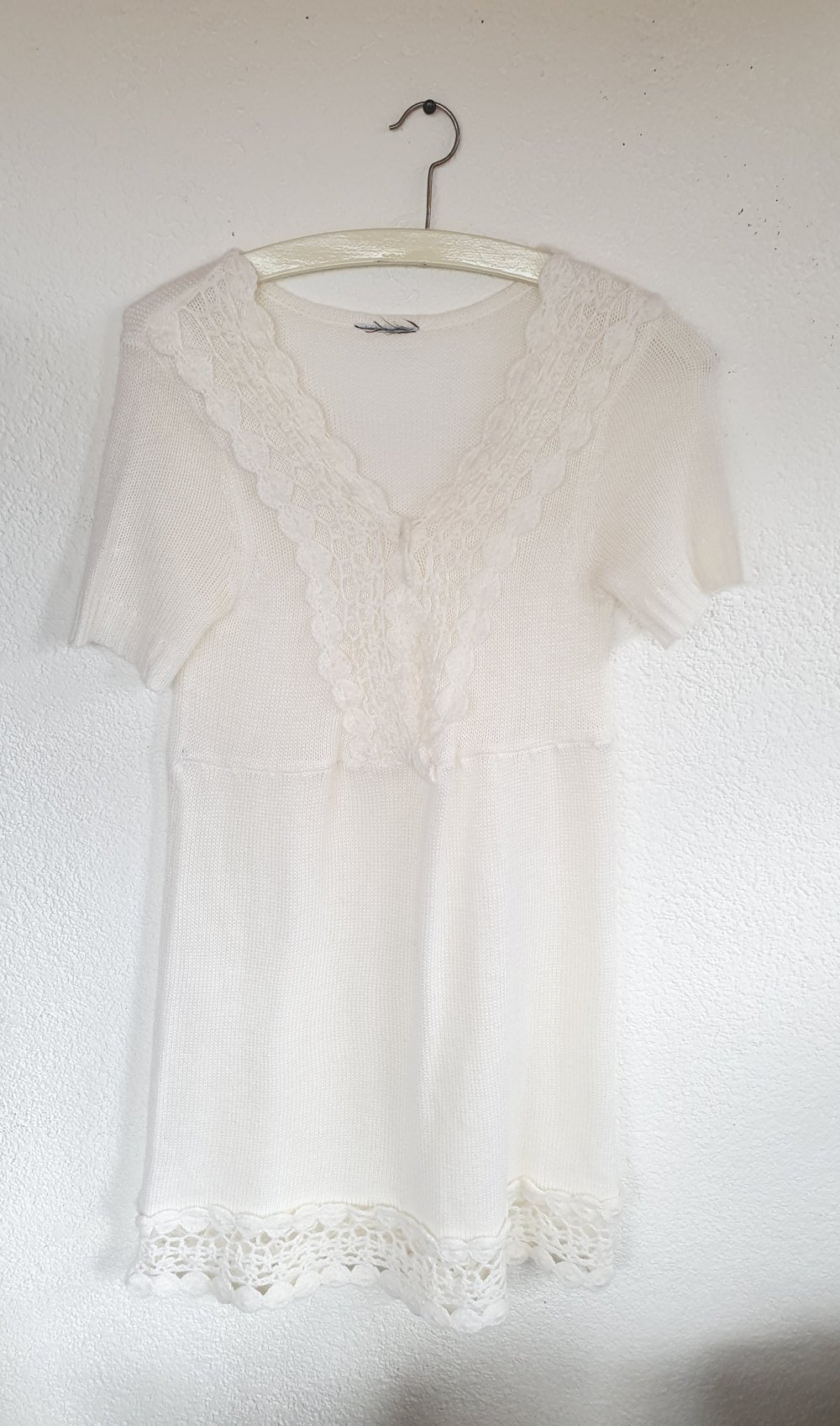 Weißes Kleid mit Spitze