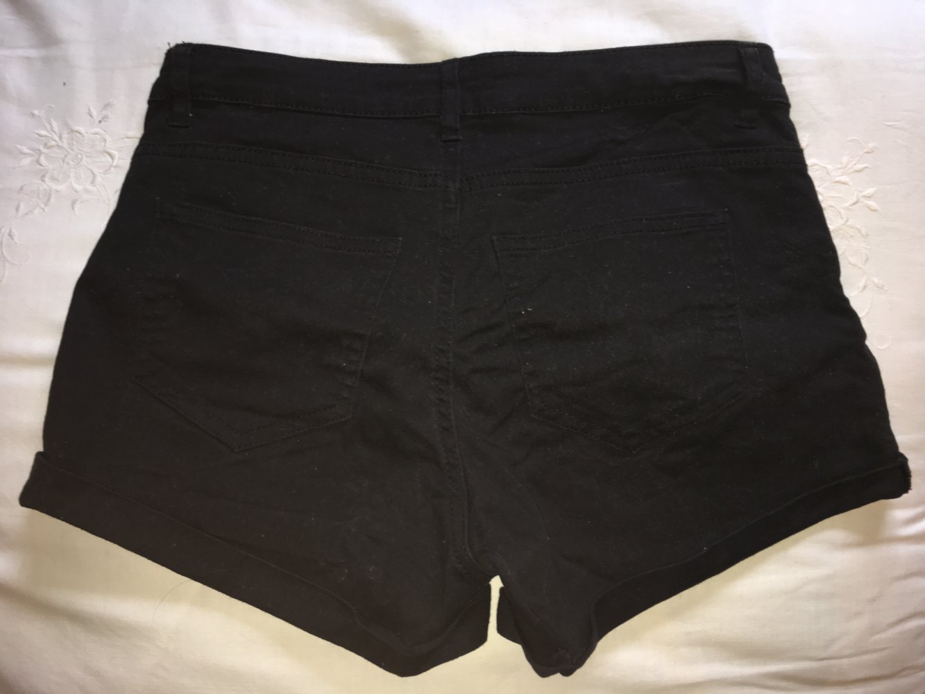 Schwarze Jeans-Hotpans von H&M