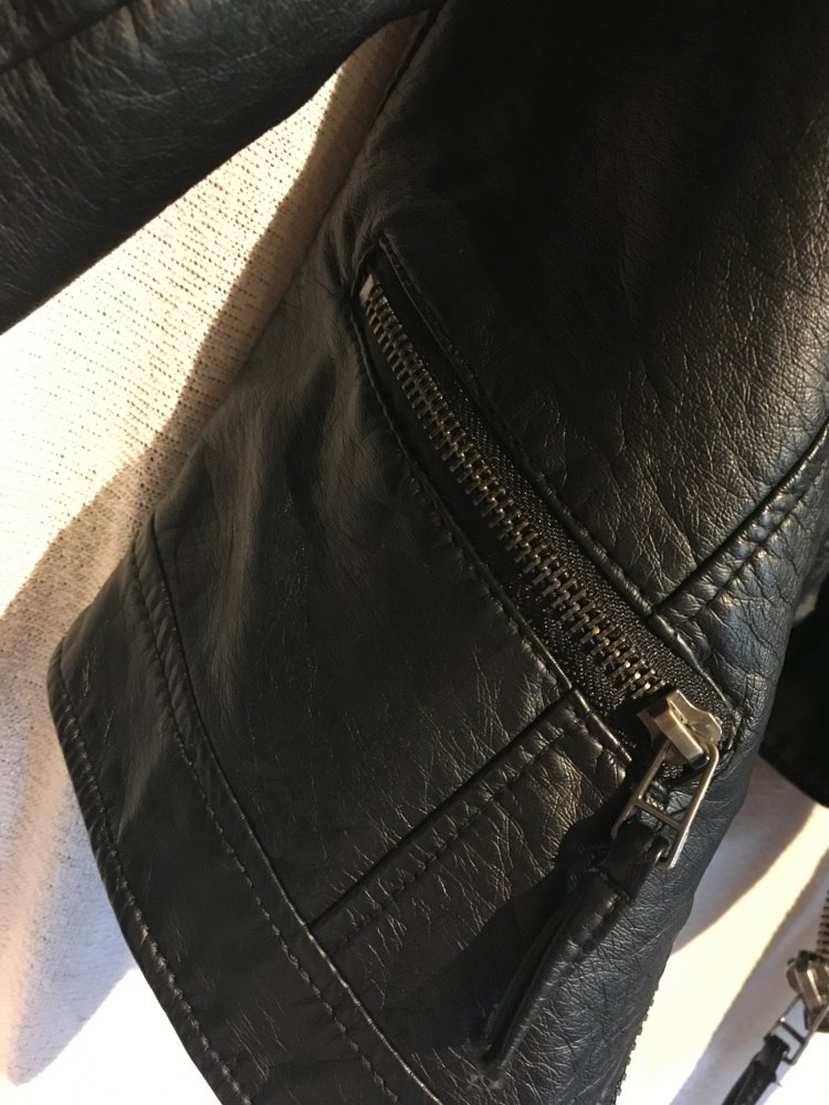 Schwarze Lederjacke 