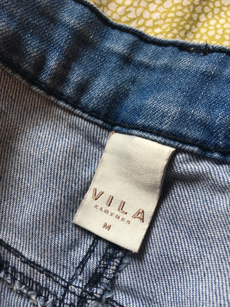 Blaue Jeansshorts 