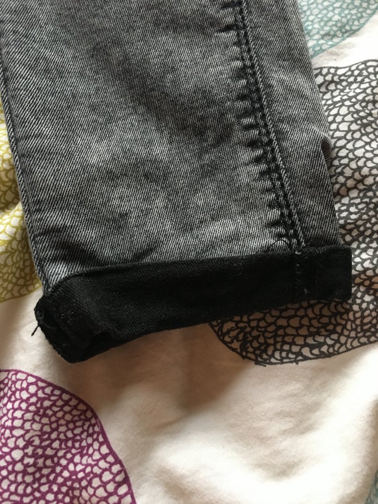Graumelierte Jeans