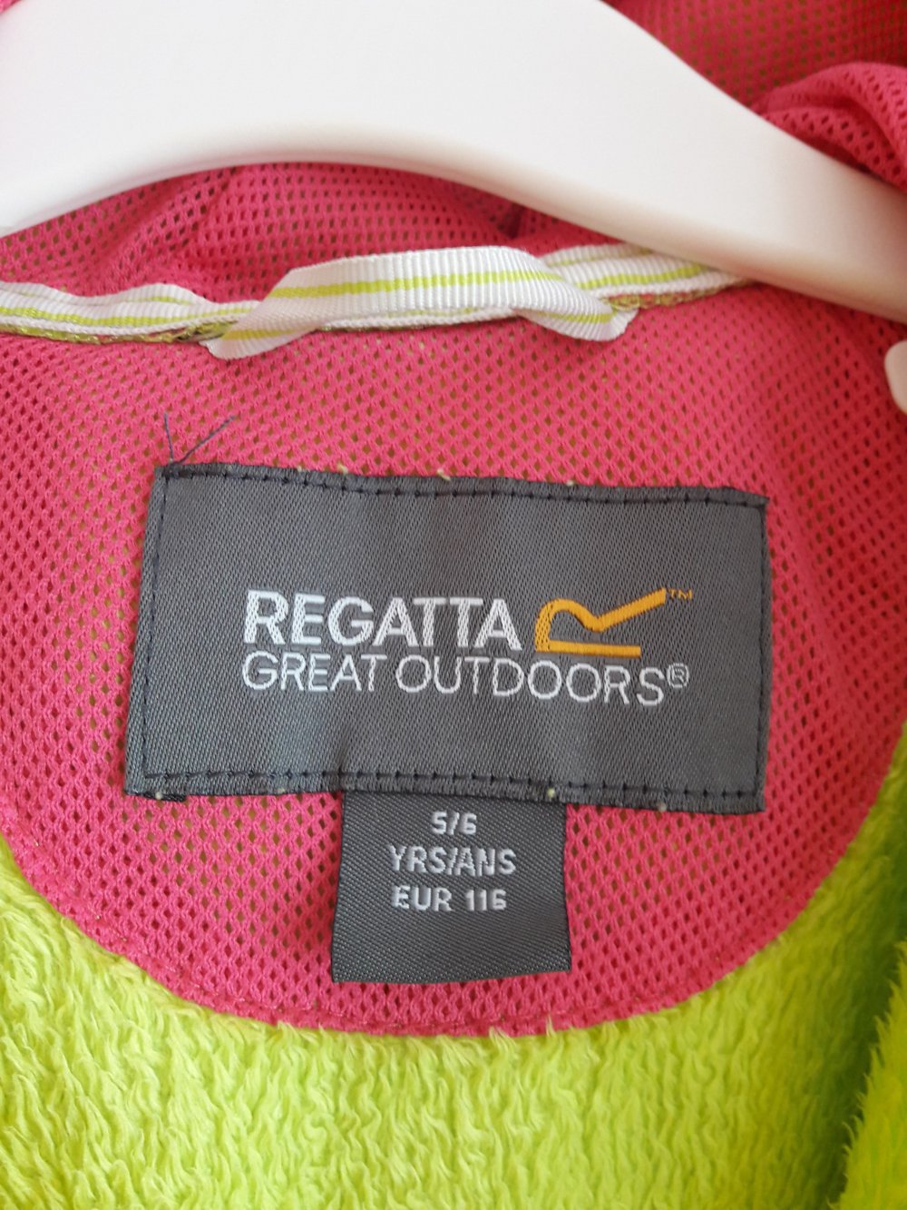 Neuwertige Kuscheljacke in Gr.116 von Regatta Great Outdoors