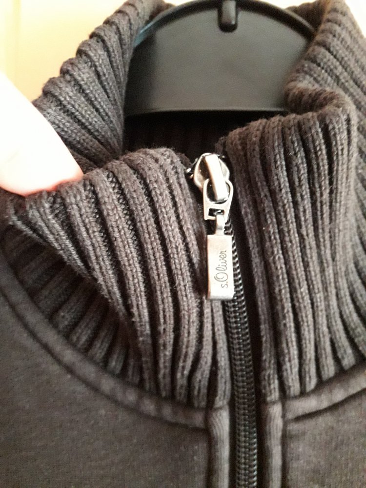 wunderschöne Sweatjacke in Gr. 36 von s. Oliver in dunkelbraun 