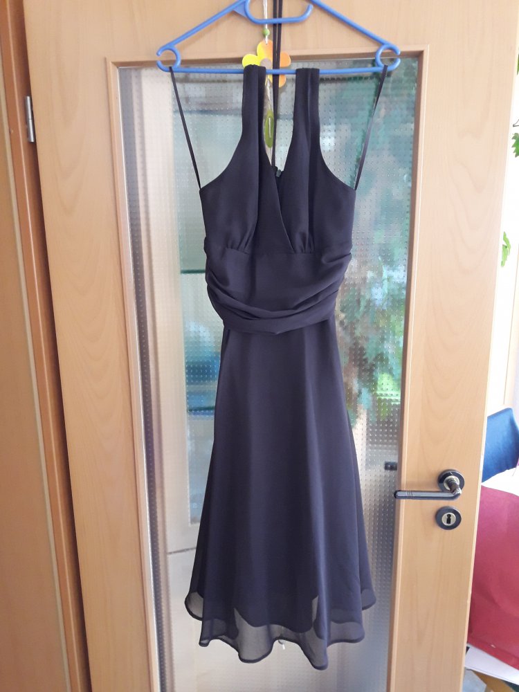 wunderschönes Abendkleid in Gr.36 von Yessica by C&A in dunkelbraun mit Neckholderoberteil
