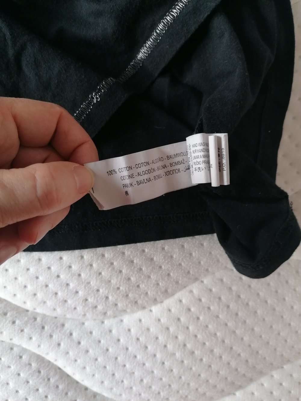 Desigual: schwarzes Langarmshirt mit Glitzerfisch Gr. 134/140