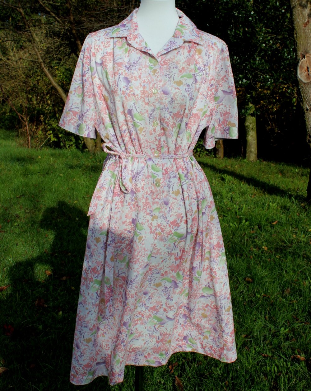 hell lila True Vintagekleid mit Blumenmuster, Finn Karelia, Größe 46