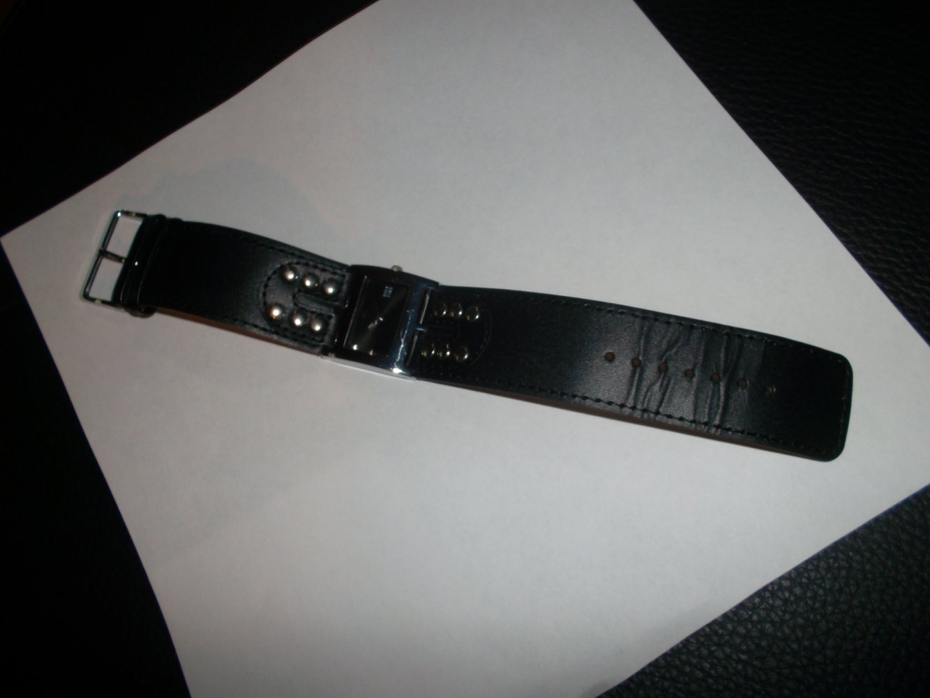 neu,armbanduhr,echt leder.nieten.wasserdicht.schwarz.gooix