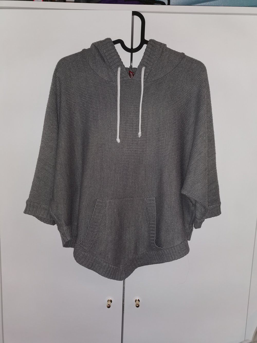 Cooler Kapuzen-Poncho von H&M