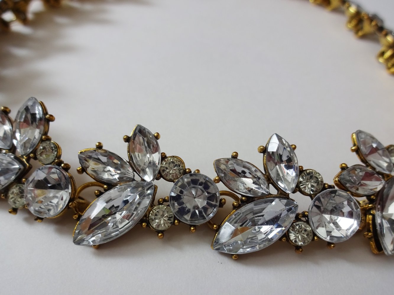 Collier mit Glitzersteinen Glamour Statement Kette