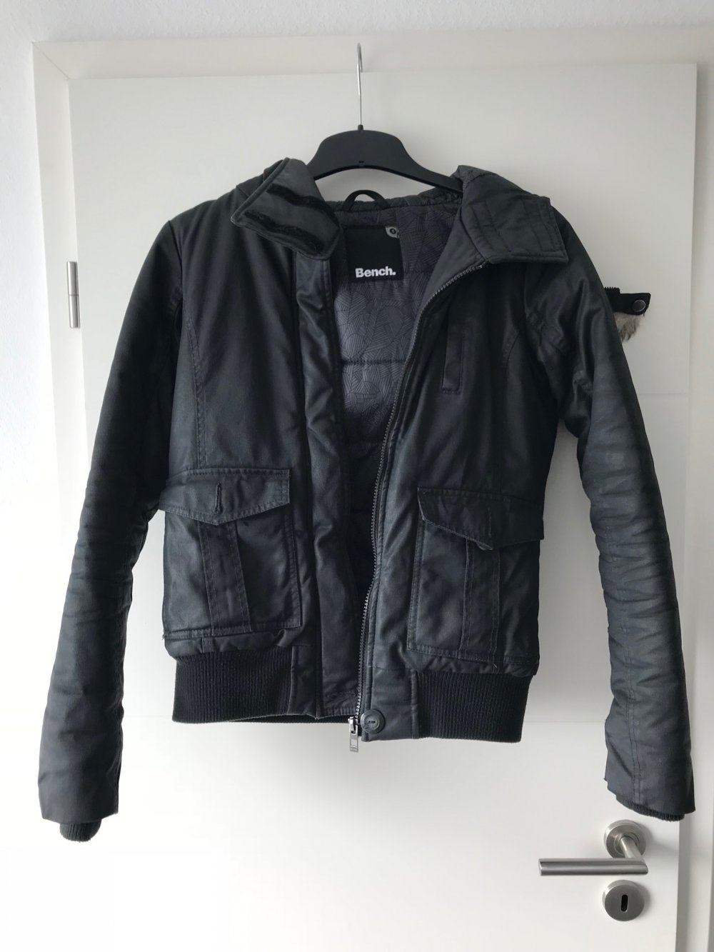 Bench Winterjacke mit Kunstfellkapuze 