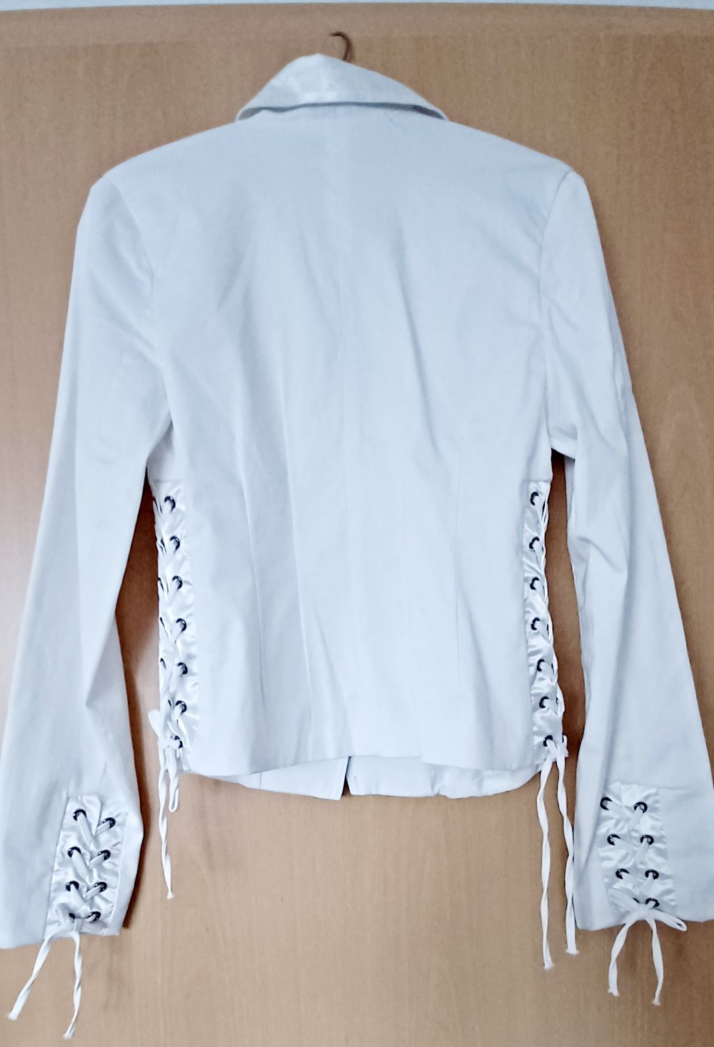 weisser Blazer
