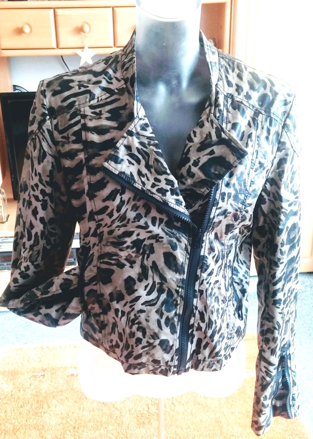 NEU Damen Bikerjacke in Leder Optik Animalprint Gr.38 Taupe/Schwarz 
