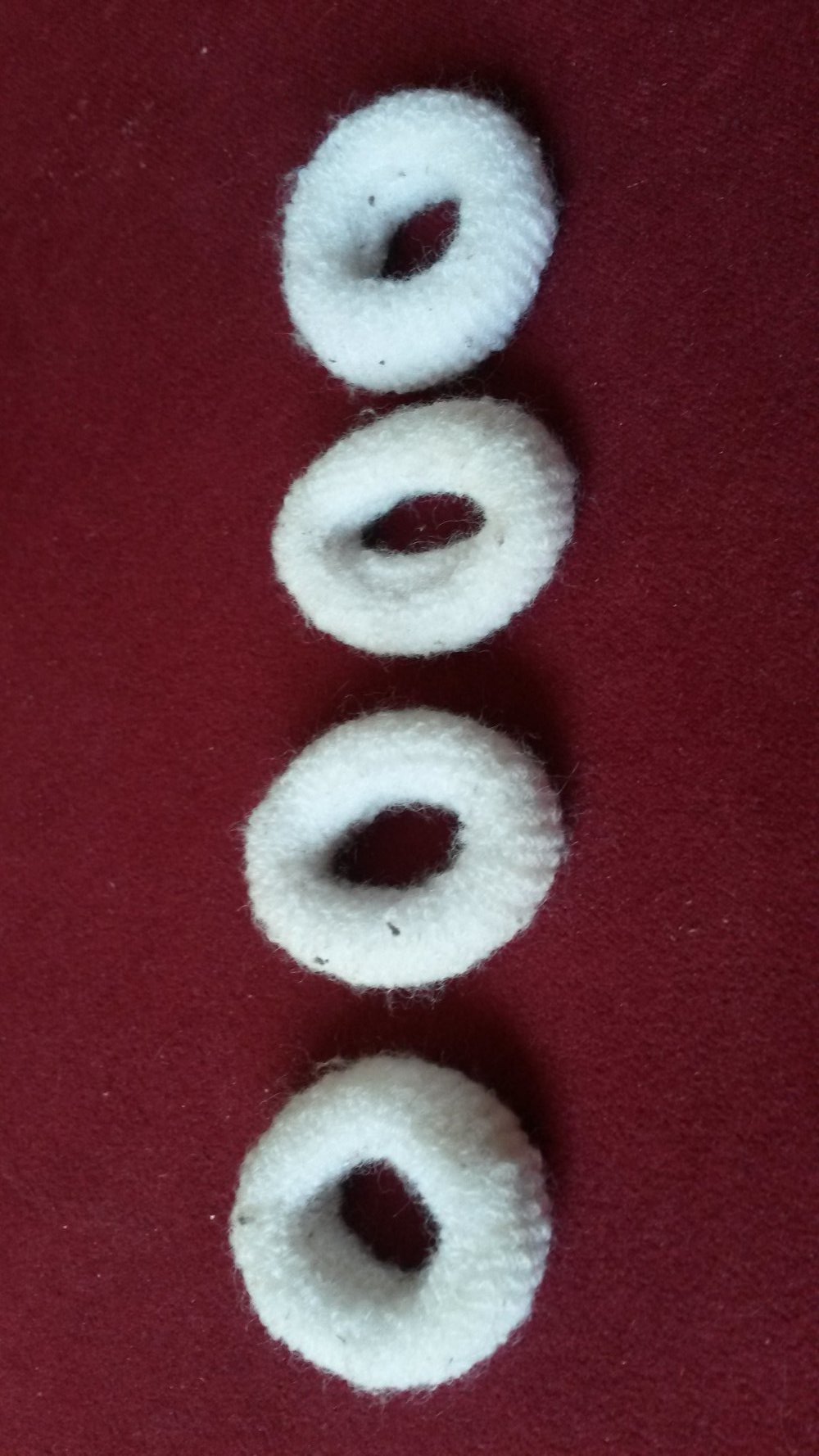 4 Stück Haargummi,