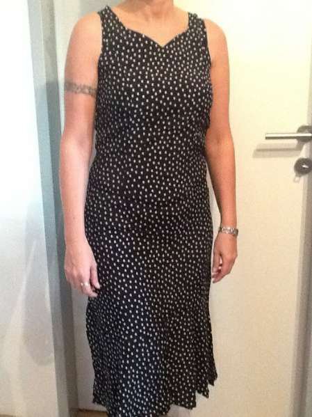 Kleid mit Punkten,