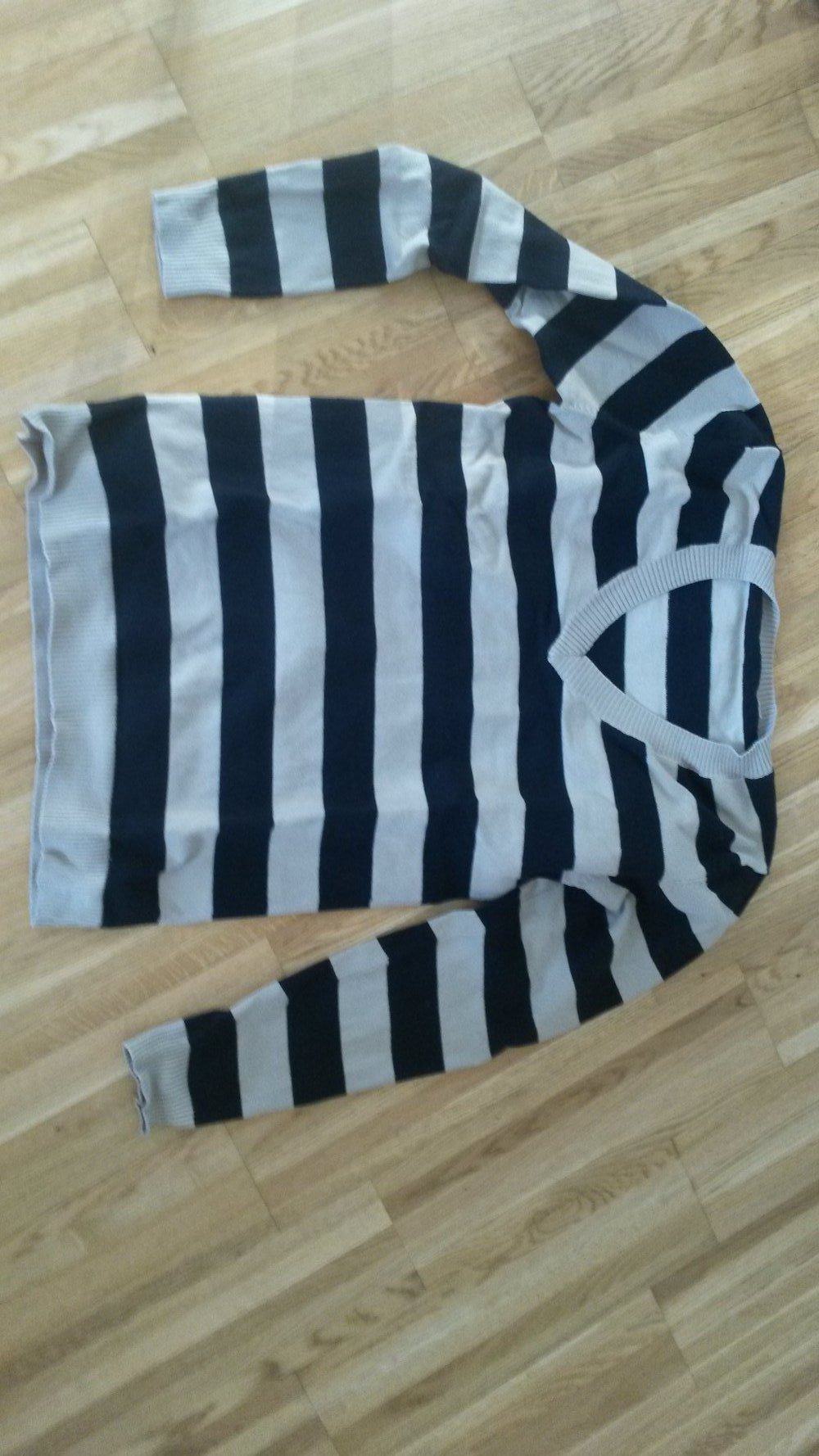 Dünner V-Pulli,