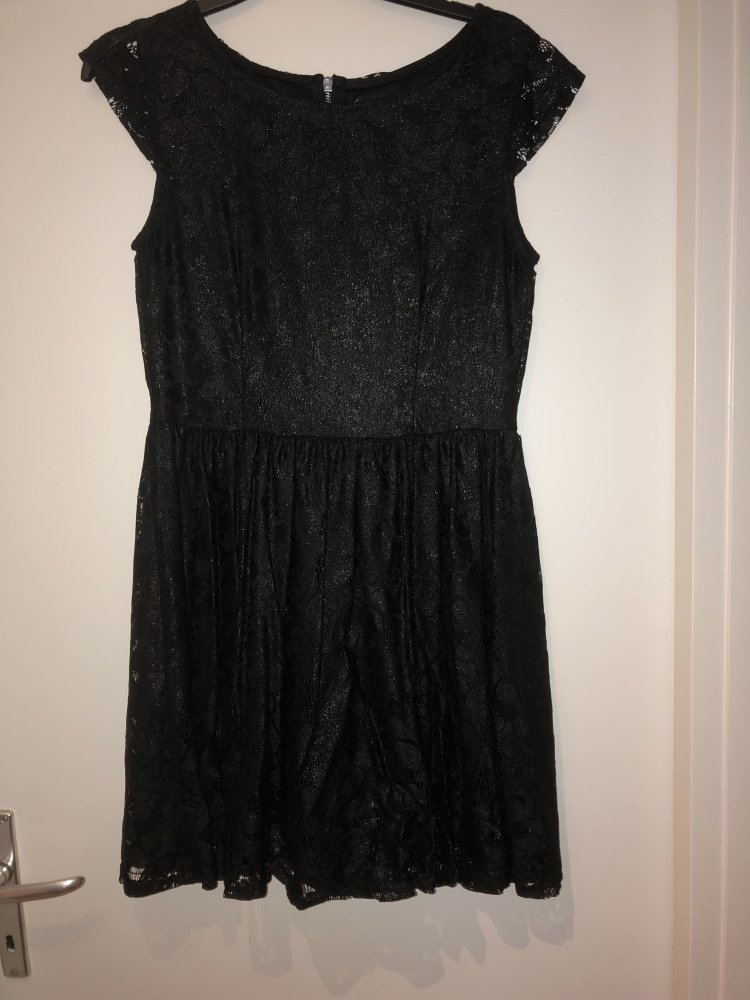 Schwarzes Spitzenkleid Glitzer