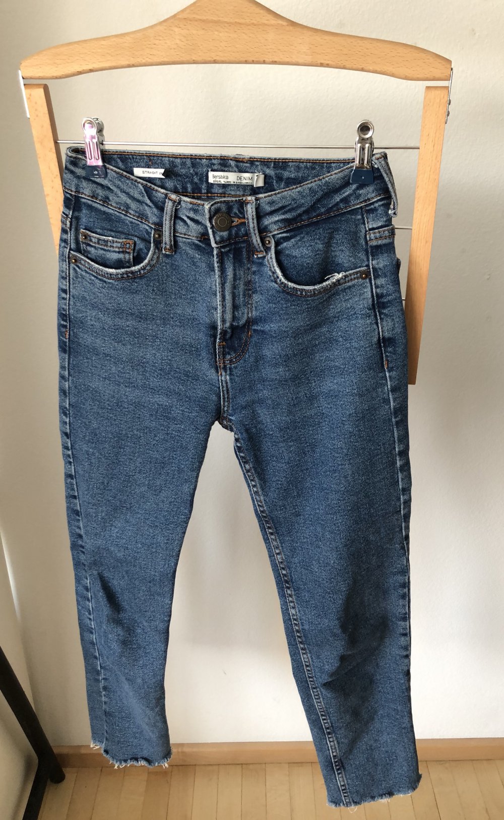 Bershka Straight Cropped Jeans