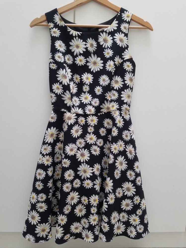 Schoenes Kleid fur den Fruehling/Sommer