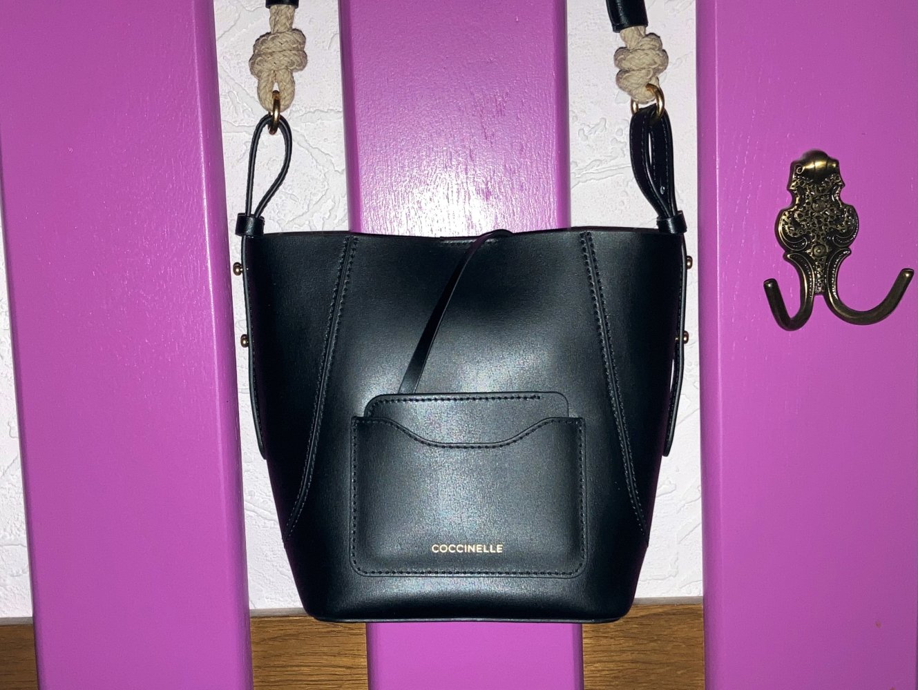 Coccinelle Evasion Bucket Bag // Cowhide Noir // Crossbody Bag