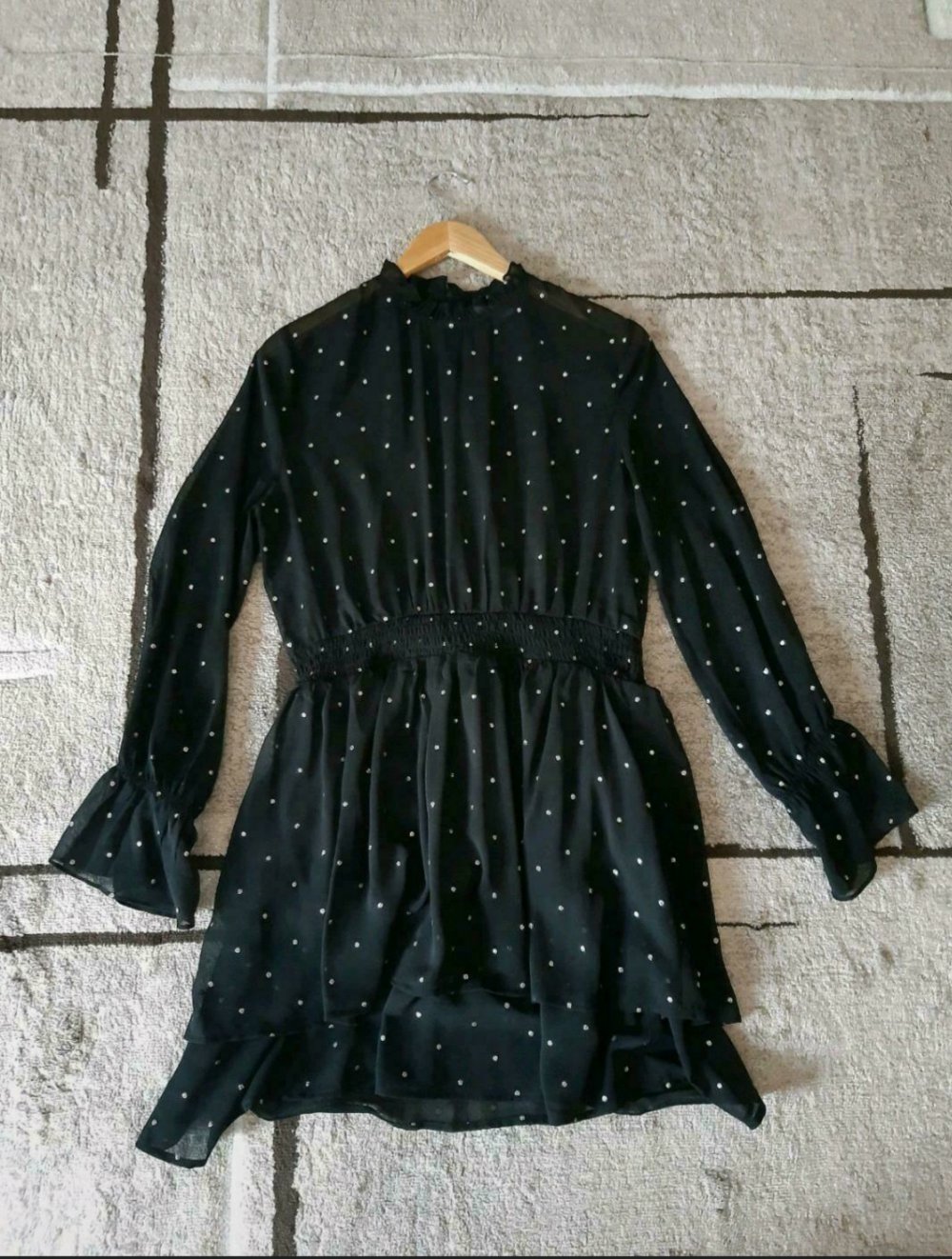 Elegantes Kleidchen von der Marke EIGHT PARIS 