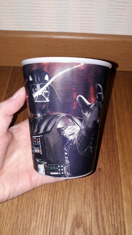 StarWars Plastik Sammelbecher mit 3D-Effekt