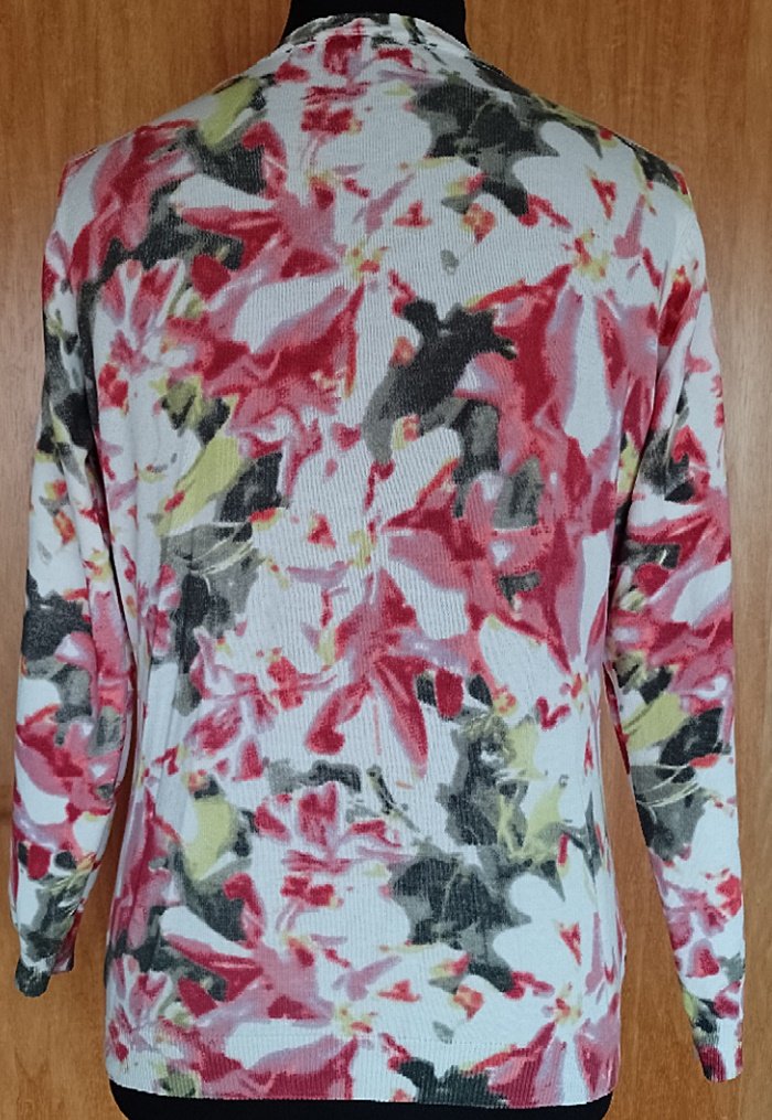 Strickjacke mit Blumenmuster, Woman by Tchibo, Gr. 40/42, ungetragen