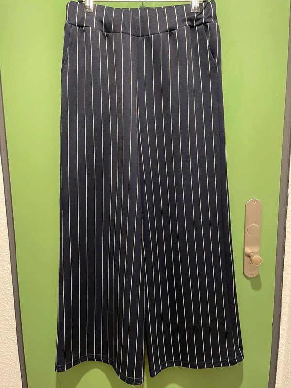 Blau lang gestreifte Cullotehose