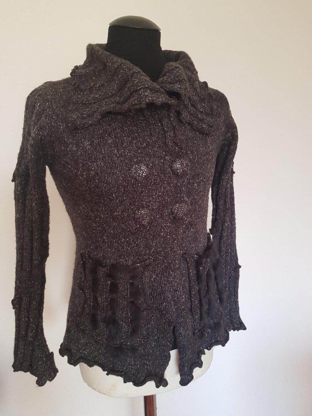 Wolljacke Wangshugiao in -schwarz-grau meliert mit Fell Gr. L TOP