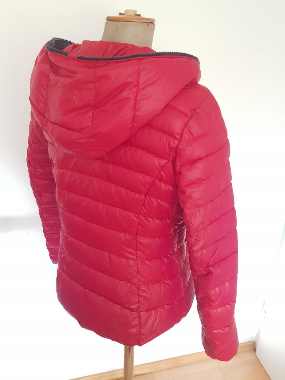Damenjacke gesteppt Monte Cervino rot m. Kapuze Gr. XL w. Neu