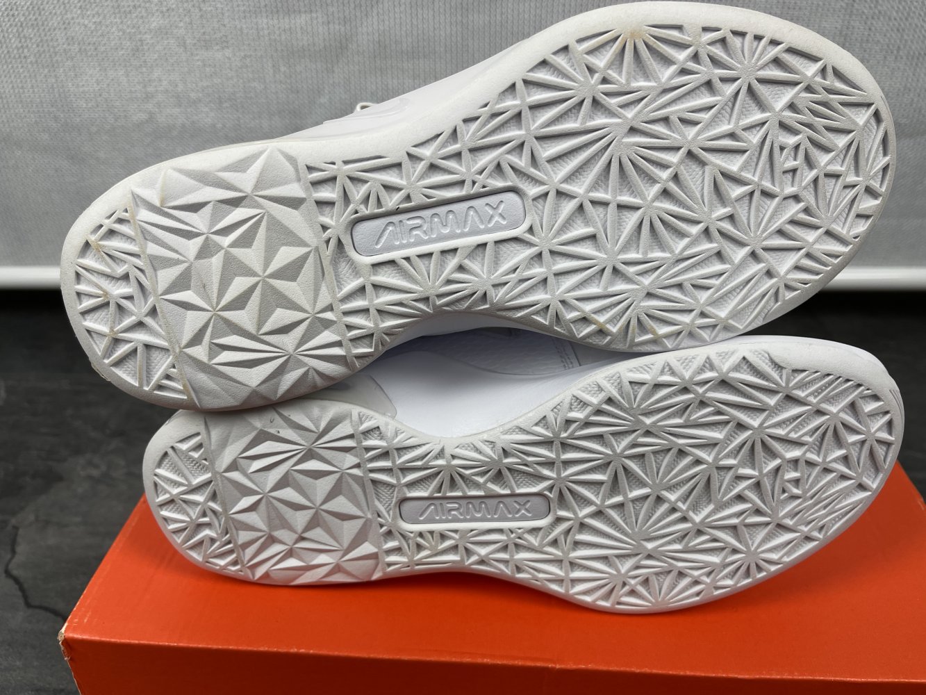 Weiße Nike Air Max Sneaker - Größe 38.5